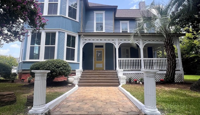 Oasis Retreat nCharming, newly renovated 1/1 in the heart of downtown