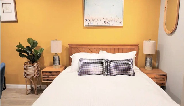 Oasis to Love - On the Lake/Pier/Full Kitchen Lakeport Room #7