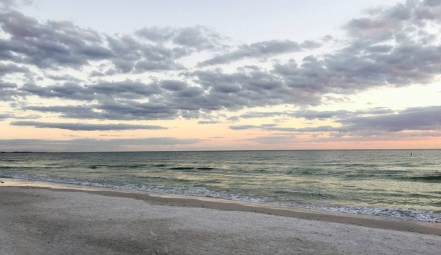 "Oasis Villa Retreat" Near Beaches and IMG Academy