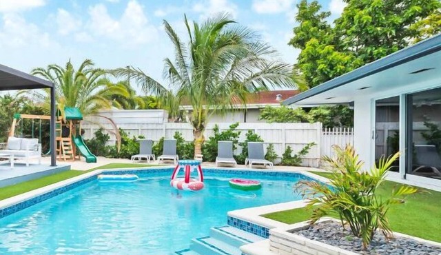 Oasis w/Pool & BBQ: Gateway to the Keys & MIA Zoo