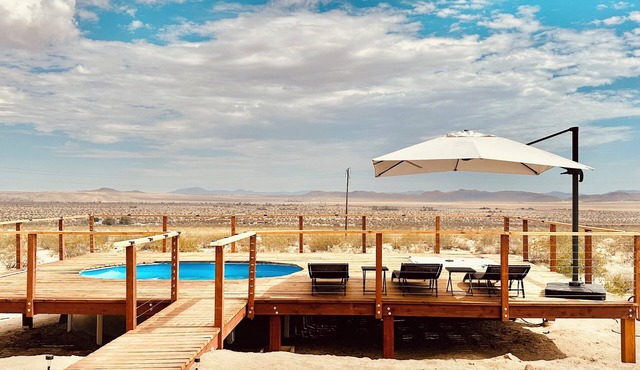 Oasis with Pool, Spa, Views, and short walk from Joshua Tree Park