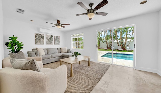 Oasis49 | spacious 4-bedroom getaway with pool!