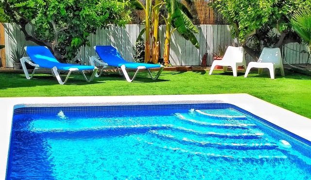 OasisTrain 001 with POOL
