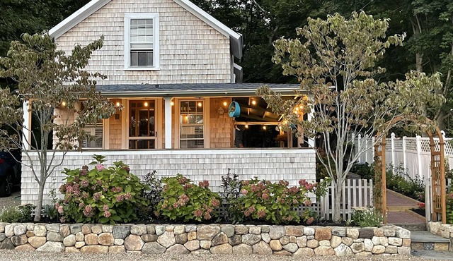 OB Cozy-Cottage-Glam off Circuit with Great Outdoor living