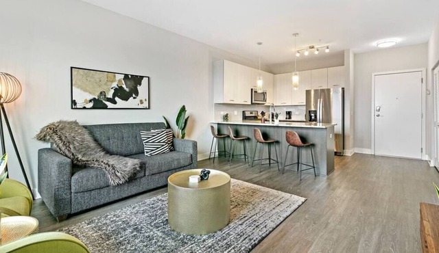 OB6 Elegant & Spacious 2-Unit Cluster Apt in Oakbrook