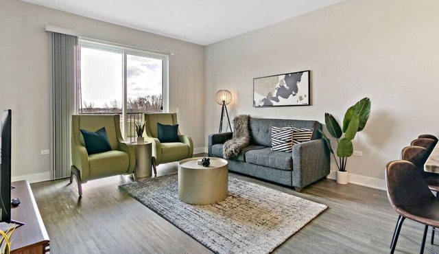 OB7 Ideal 6BR Clustered Units in Oakbrook | Big Group