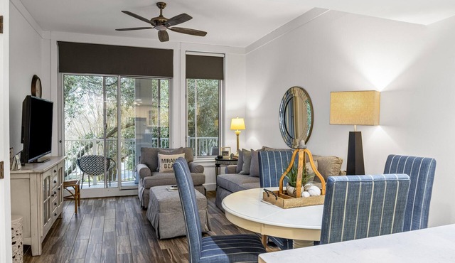 Observation Pointe North Charm - Cozy 1-Bedroom Haven with Balcony at Sandestin Golf and Beach Resort!