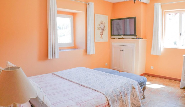 Occitane-Double room-Comfort-Ensuite with Shower