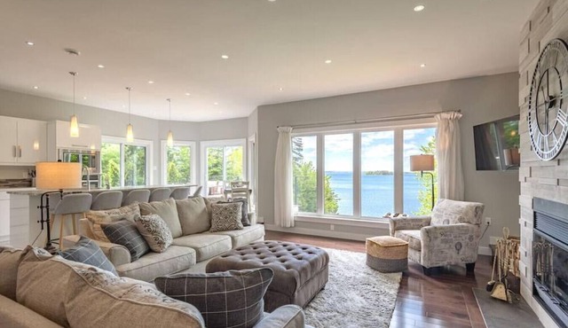 Oceanfront Villa St. Margaret's Bay