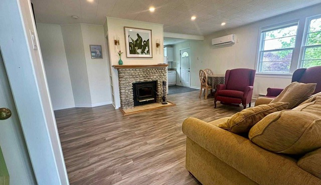 Oceanfront 2BR Private Cottage Pet FriendlynIn the Head Of Saint Margarets Bay