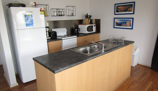 Ocean 17 - Short walk to the beach Free Wifi