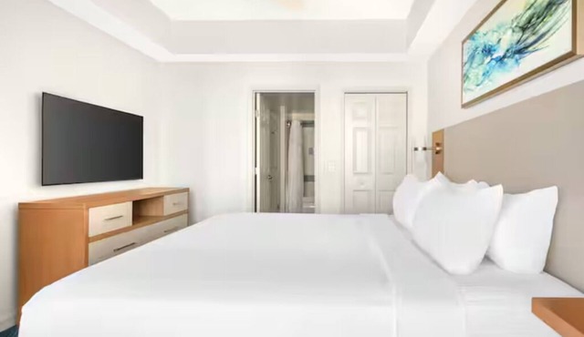 Ocean 1BR Suite Steps from Boardwalk, Lagoon Fun & Local Dining