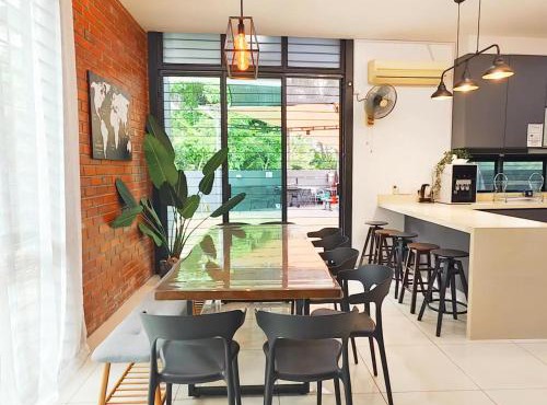 Ocean 23 Batu Ferringhi Shamrock Beach with Swimming Pool 7 Bedroom 30pax