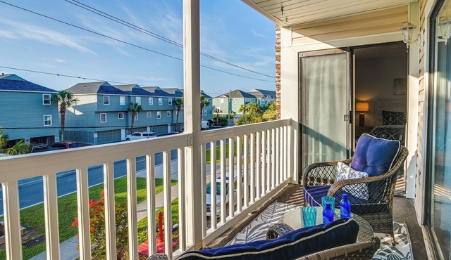 Ocean Access & Balcony: Surfside Beach Condo
