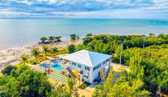 Ocean Acres: 3BR Oceanfront Estate on 20 Acres w/Heated/Chilled Pool & Dog-Friendly