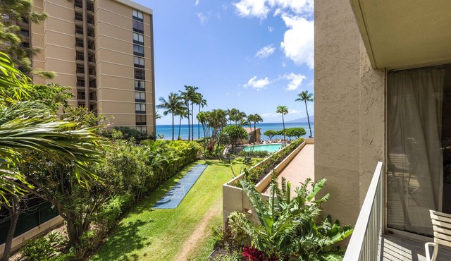 OCEAN and MOUNTAIN view corner 2 bdrm unit - Royal Kahana 220
