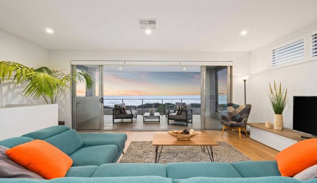 Ocean At Seaford- Beachfront Luxury-Free Wifi