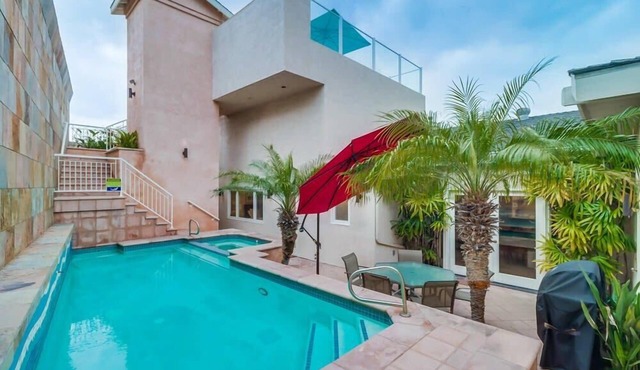 Ocean/bay views, pool & hot tub, rooftop patio