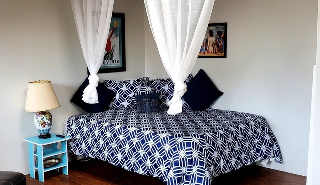 Ocean Beach #3, Breeze, Retro/Cozy, Studio Cottage only 3 blocks to beach!⛱