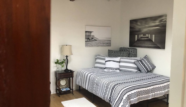 Ocean Beach, #8 Freedom, Retro Cottage/Studio, 3 Blocks to Beach enjoy! 🏖