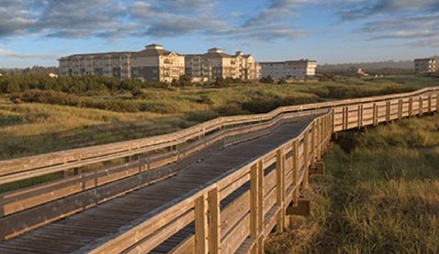 Ocean Beach Resort between the center and the seafront