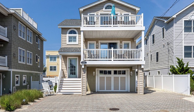 Ocean Block in Beach Haven - Spacious Single Family - Just Steps from the Sand