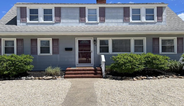 OCEAN BLOCK single family home. Close to the Beach!