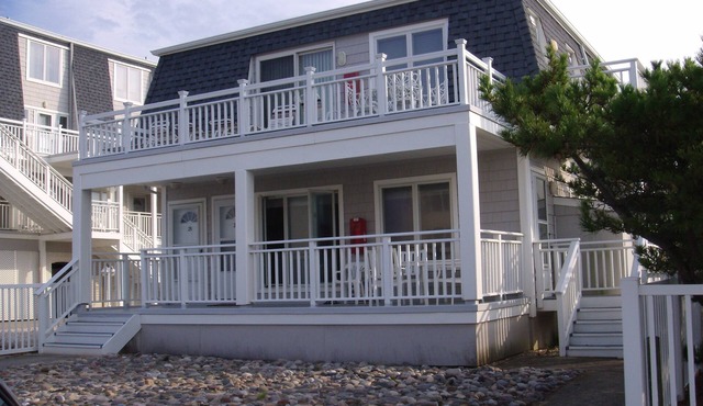 Ocean Block - steps to ocean, pool & restaurants