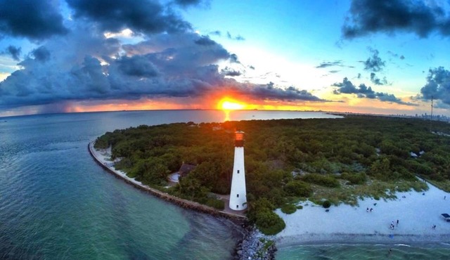 Ocean Breeze 1 BR Condo Key Biscayne, Florida