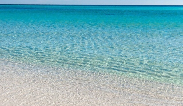 Ocean Breeze and the 19th Hole. Your home away from home for BEACH and GOLF