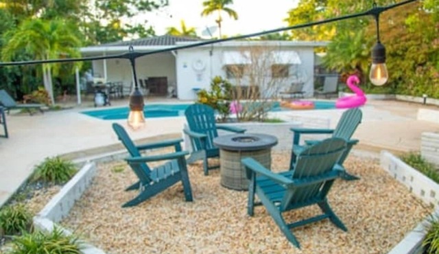 Ocean Breeze Bungalow 4BR 2BA W/Pool