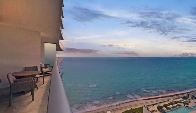 Ocean Breeze Condo with Two Bedrooms and Pool