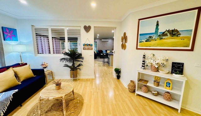 Ocean Breeze Family Getaway - Short drive to Beach, Wineries, Adventure Park