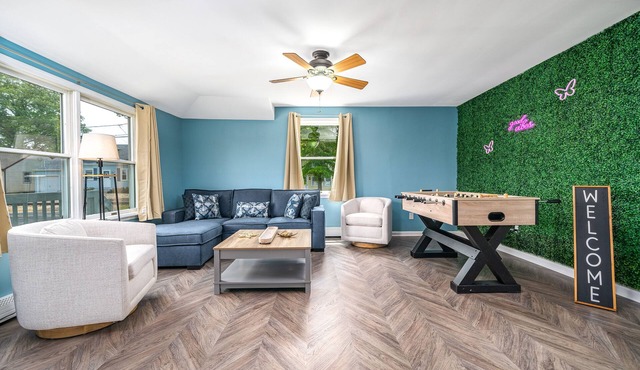 Ocean Breeze Oasis with Pool, Arcade Games & Karaoke Machine!