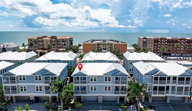 Ocean Breeze of Redington Beach—Luxury 4-Bedroom Townhome, Steps from the Beach!