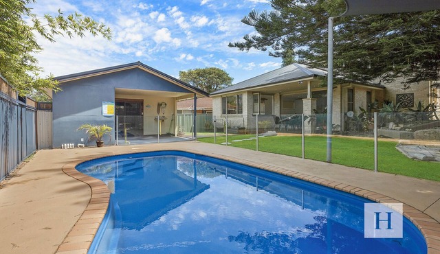 Ocean Breeze - Pool, Beaches & Shops close by!