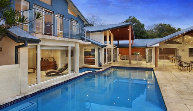 OCEAN BREEZE | Pool, Tennis Court | Accom Holidays