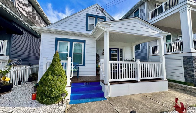 Ocean City Cottage Walking Distance to the Beach and Bay