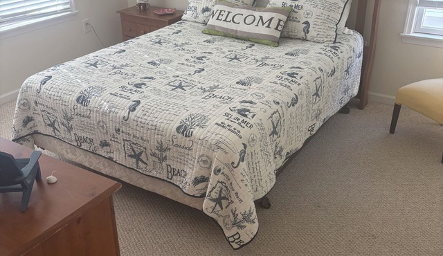 Ocean City, NJ. Cozy Second Floor Condo at 35th Street. Family-owned and managed