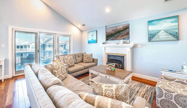 Ocean City Walk to Shore- 4 Bedrooms with Rooftop Deck & Porch