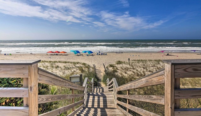 Ocean Club Condo: Spectacular View & Beach Access!