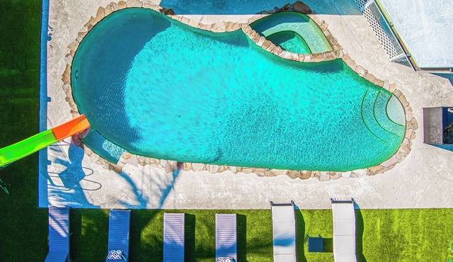 Ocean Club Luxury- Great Pool & Jacuzzi -5 Beds by the Beach - Prime Location