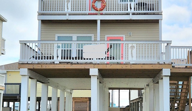 Ocean Dream 3BR Surfside Beach TX Getaway, Steps to Beach, Perfect for Families!