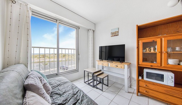 Ocean Escape – Apartment with Balcony and Sea View in Soulac-sur-Mer