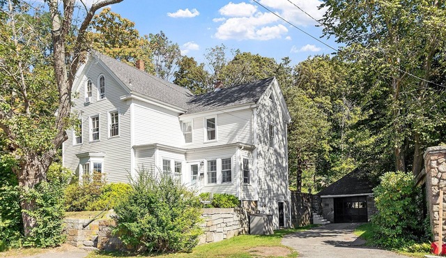 Ocean Escape in Historic Lanesville – Steps from Lanes Cove