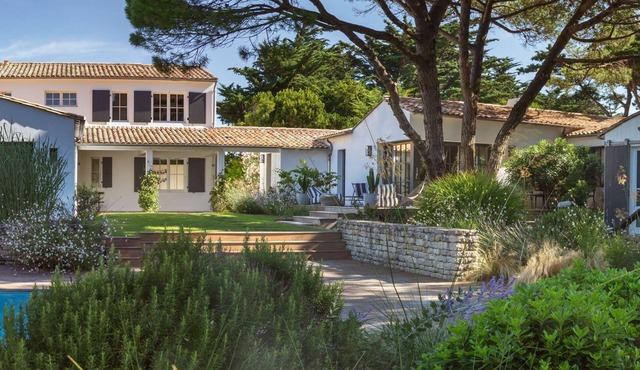 Ocean - Exceptional sea viw villa with direct beach access