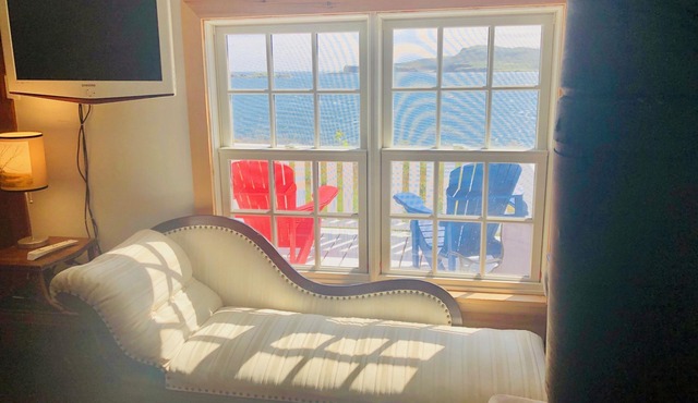 Ocean front - Annie’s Retreat - near L’Anse Aux Meadows - Blue Cottage-