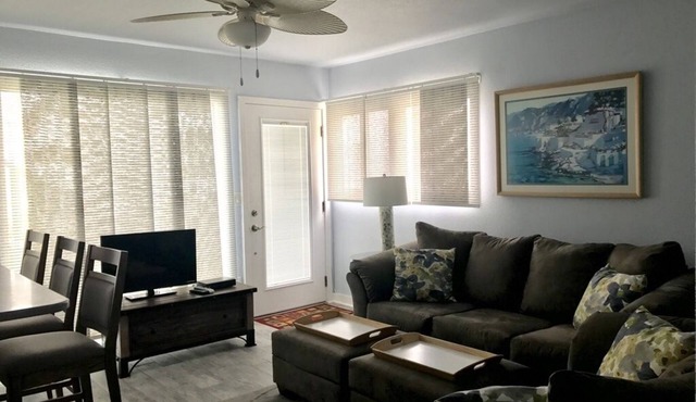 Ocean Front 1 bd downstairs apt