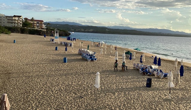 Ocean Front 1st FL Poolside 2bd/2ba Posh Condo^Playa Alisha Beach^