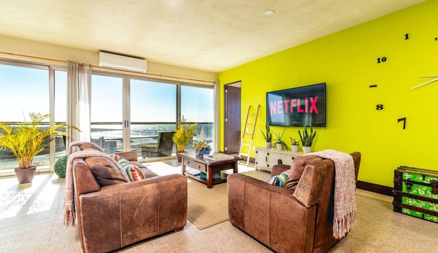 *OCEAN FRONT, apartment with a view@ENSENADA*